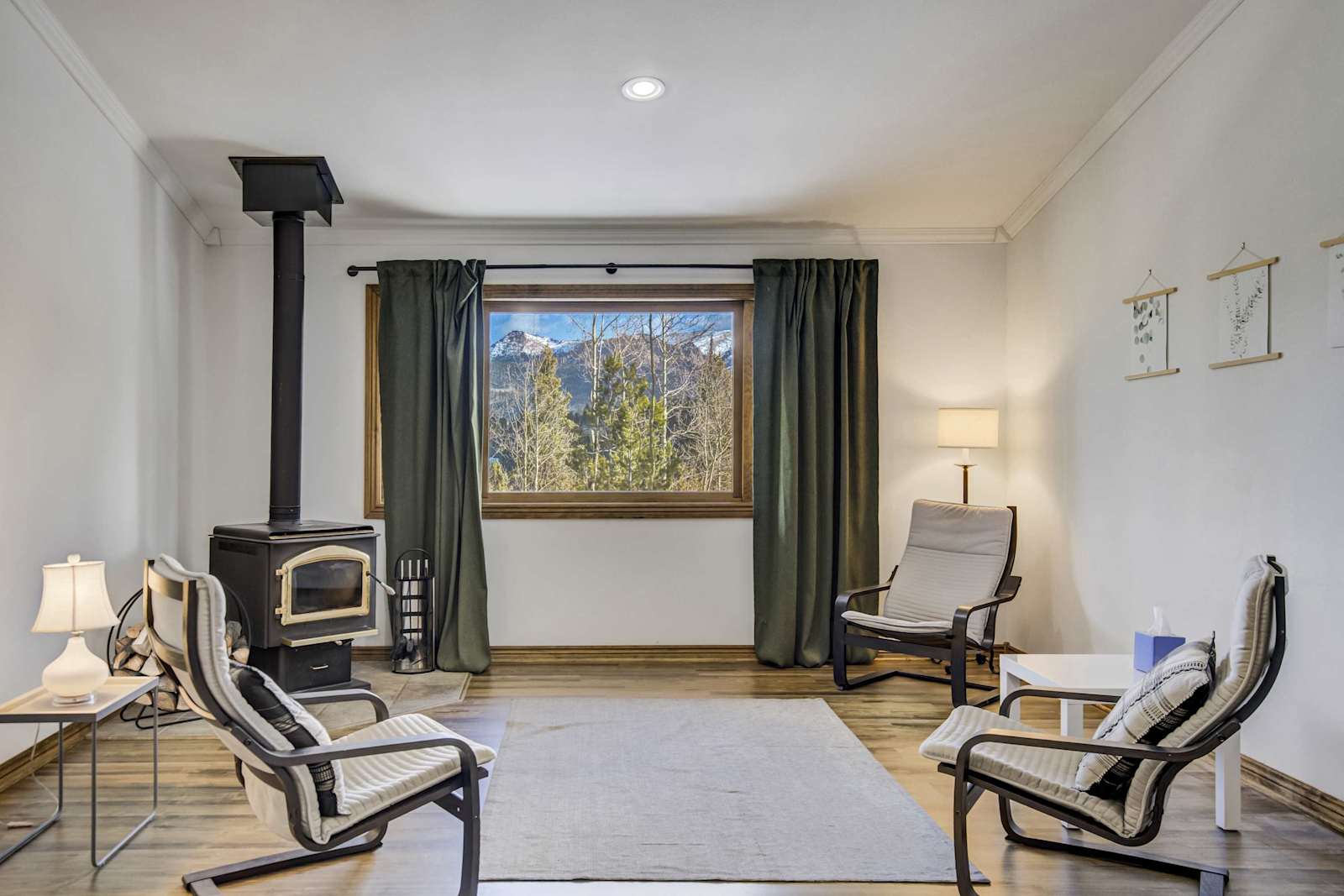 The Cripple Creek area Renjoy manages short-term rentals in