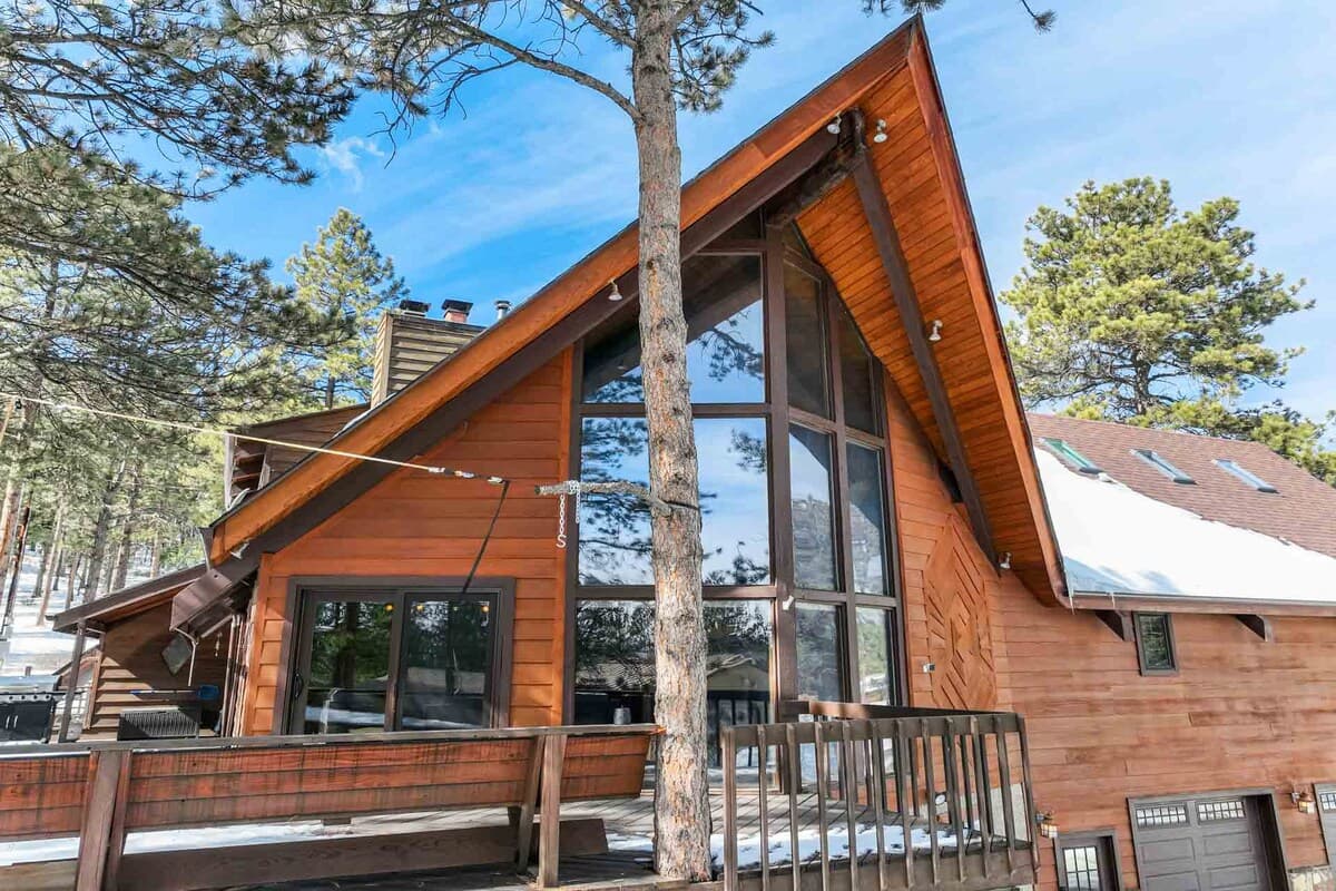 Moose Tracks Cabin! Secluded Mtn Retreat w/HotTub
